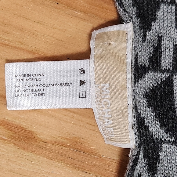 Michael Kors Gray Scarf - Picture 3 of 4